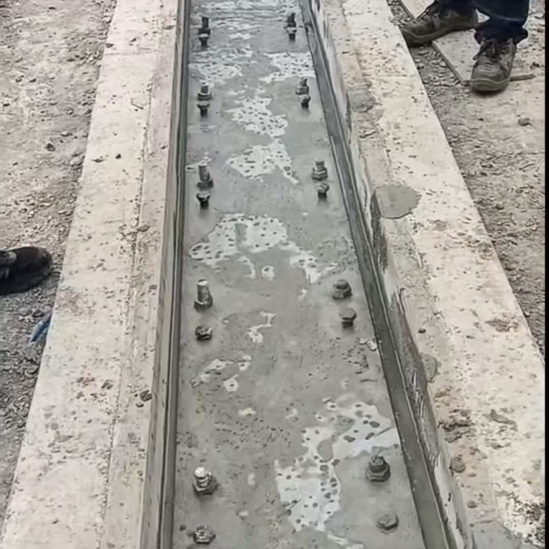 珠海港口码头起重机龙门吊重型机械设备稳固用早强快凝轨道胶泥